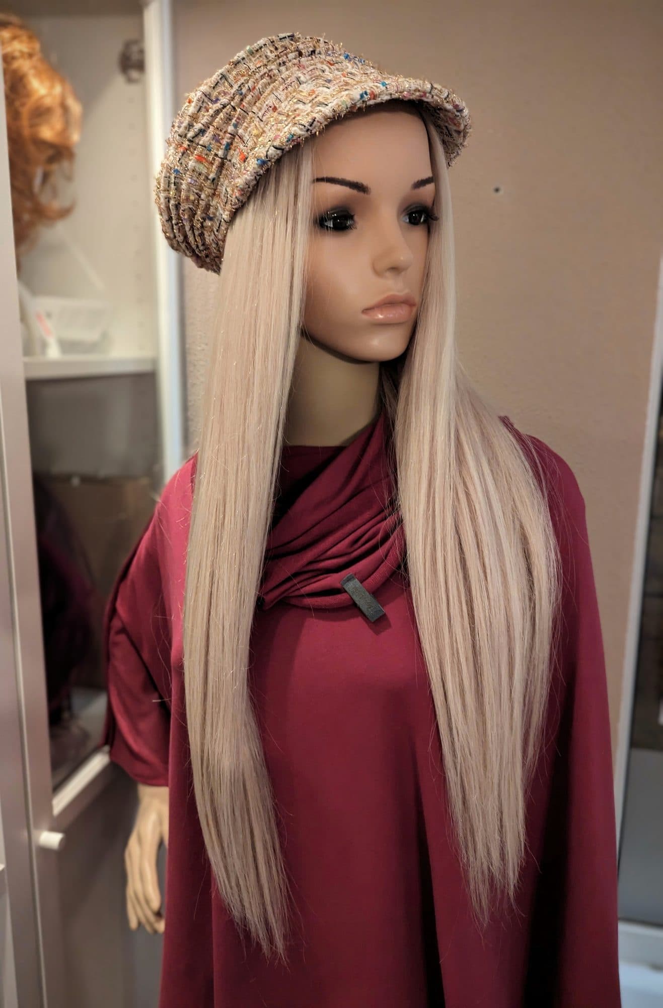 Individuell gefertigte weißblonde Perücke, Kassel